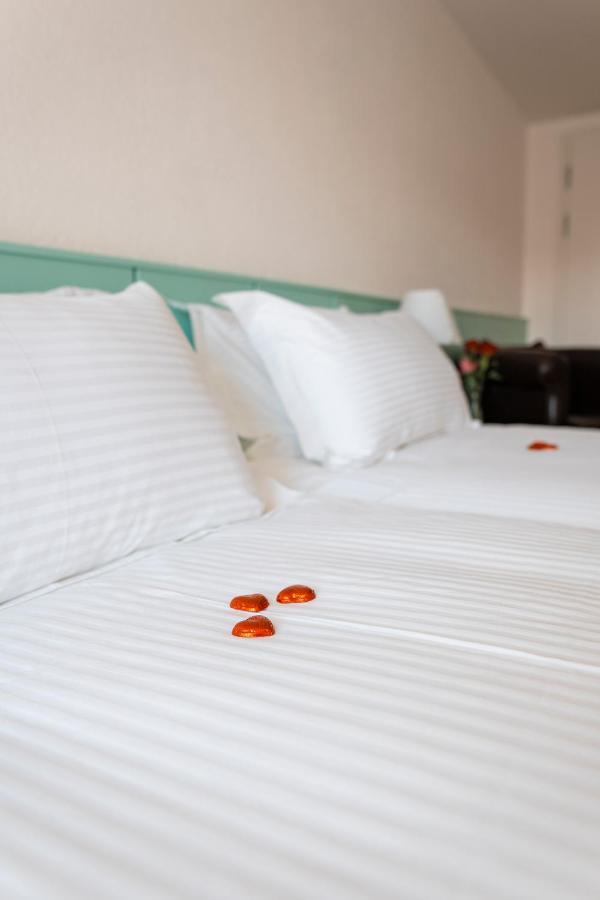 Swiss Hotel La Couronne Αβάνς Εξωτερικό φωτογραφία