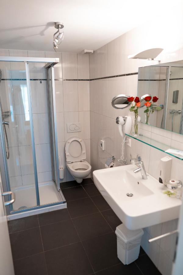 Swiss Hotel La Couronne Αβάνς Εξωτερικό φωτογραφία