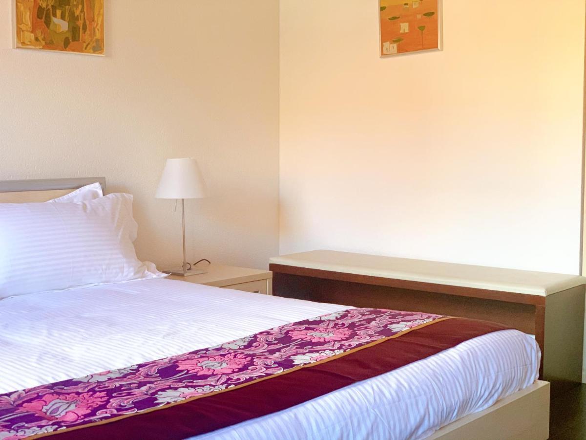 Swiss Hotel La Couronne Αβάνς Εξωτερικό φωτογραφία