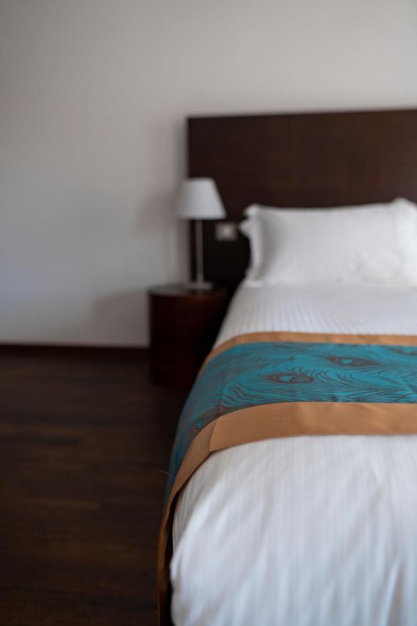 Swiss Hotel La Couronne Αβάνς Εξωτερικό φωτογραφία
